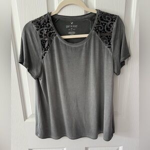 American Eagle Gray T-Shirt